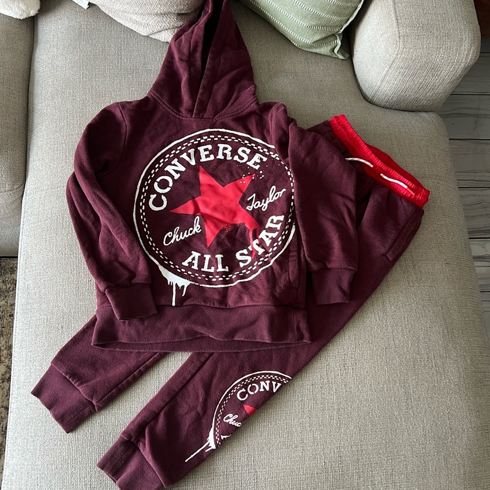 Converse suit